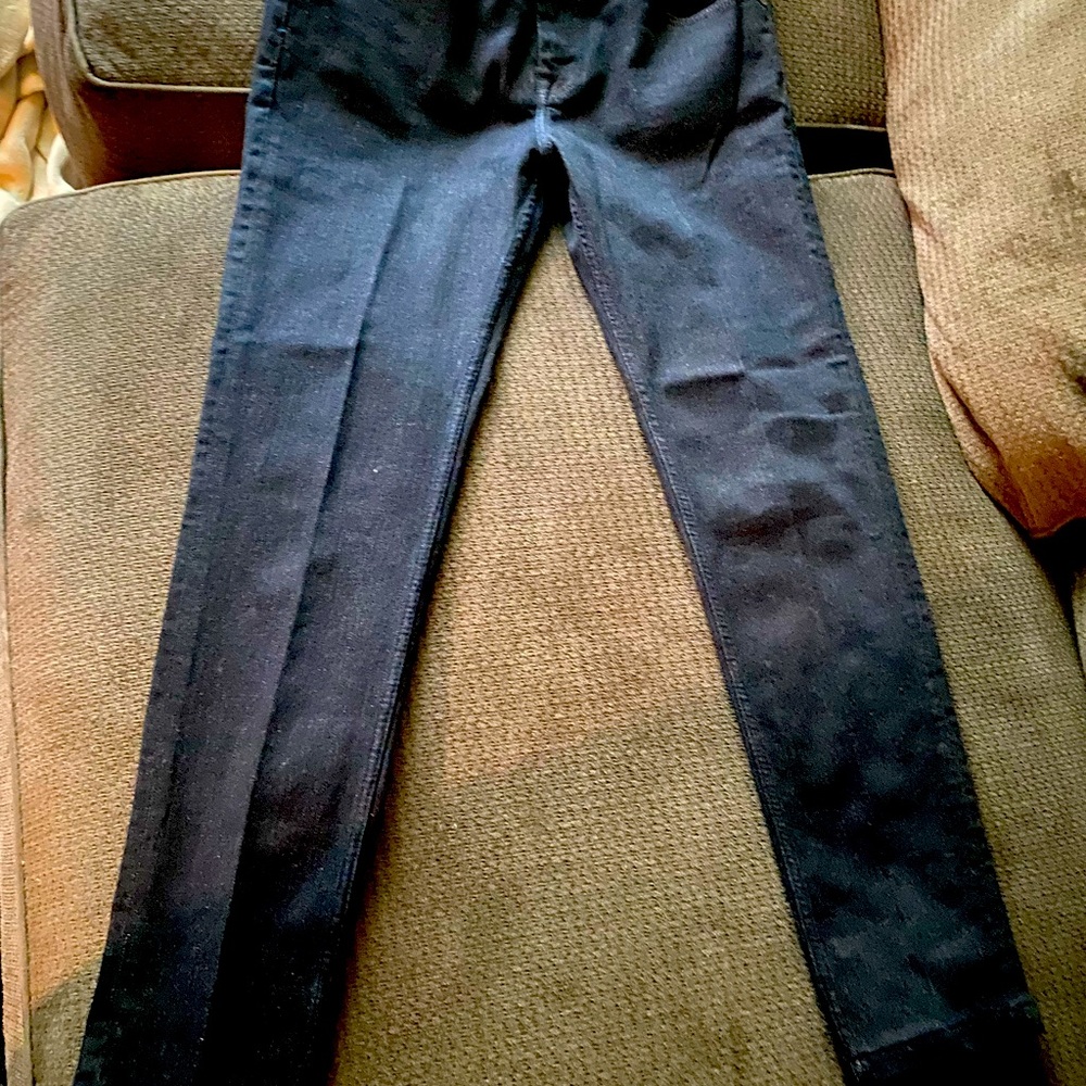 Burberry skinny leg jeans 👖